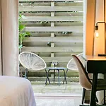 Daire Stylish Next To The Amstel River - Unit A